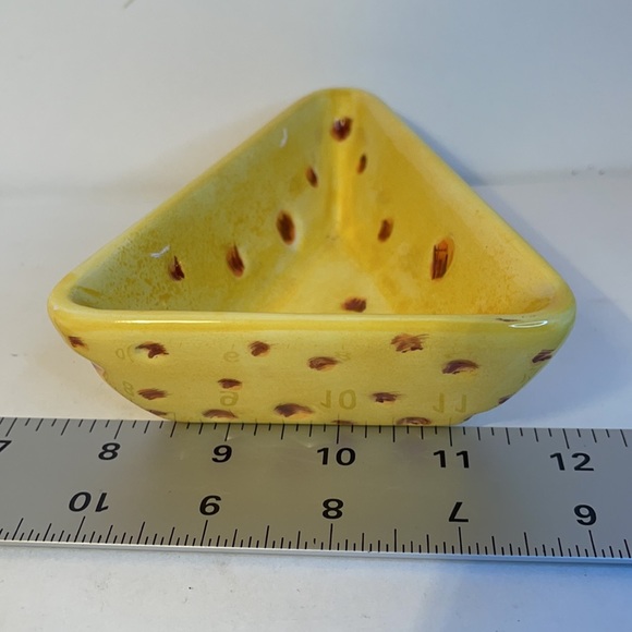 Ceramic dish cheese wedge bowl chip dip serving plate charcuterie party - Picture 7 of 7